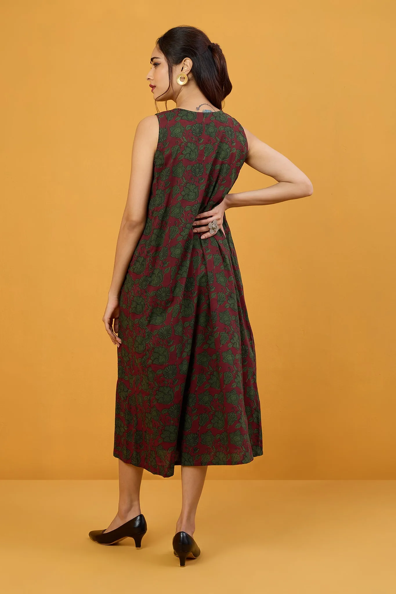 Scarlet Verdant Burst Pintuck Sleeveless Dress